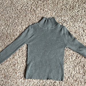 Never worn, super soft long sleeve!